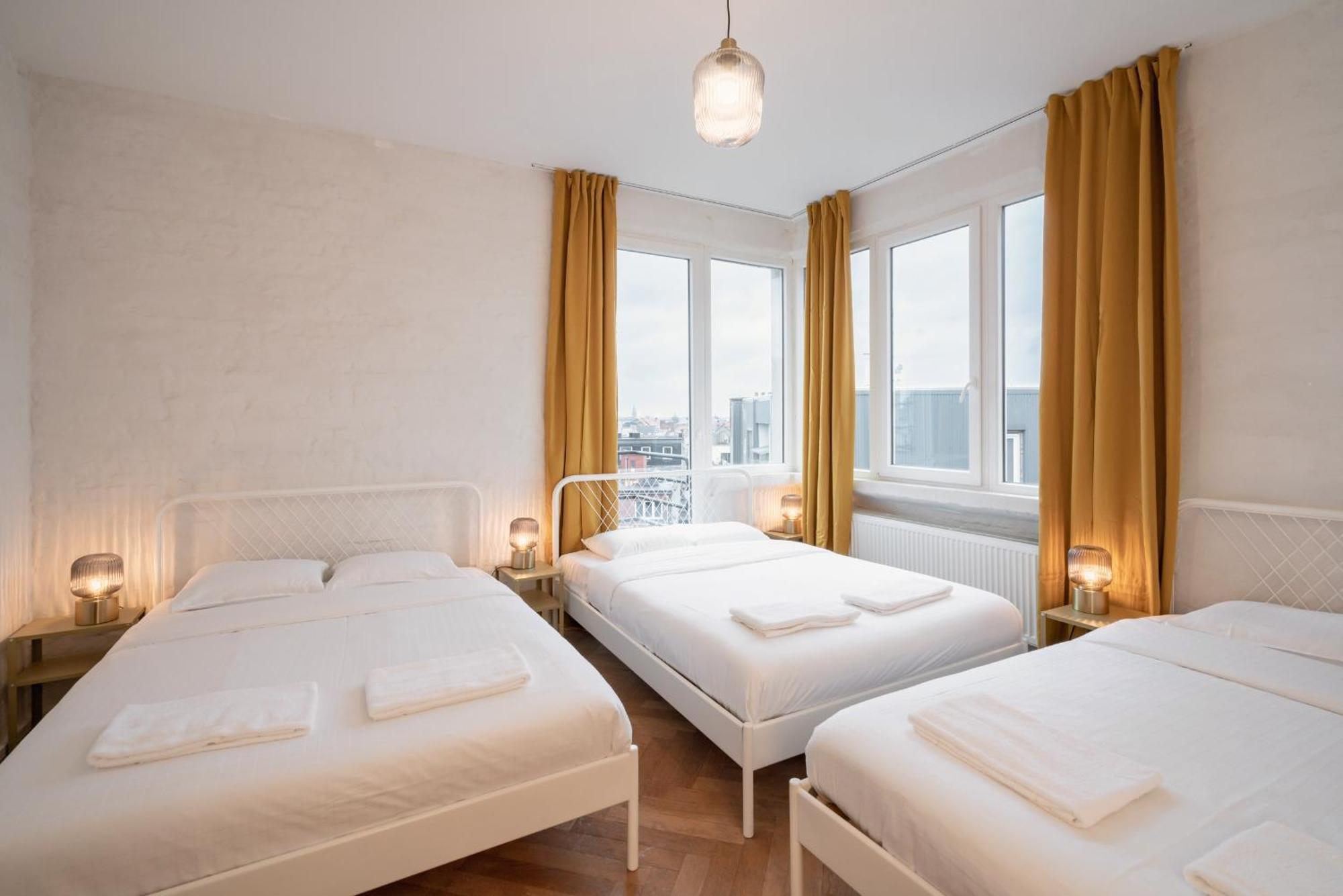 Charming And Spacious Apartments In The Heart Of Антверпен Екстериор снимка