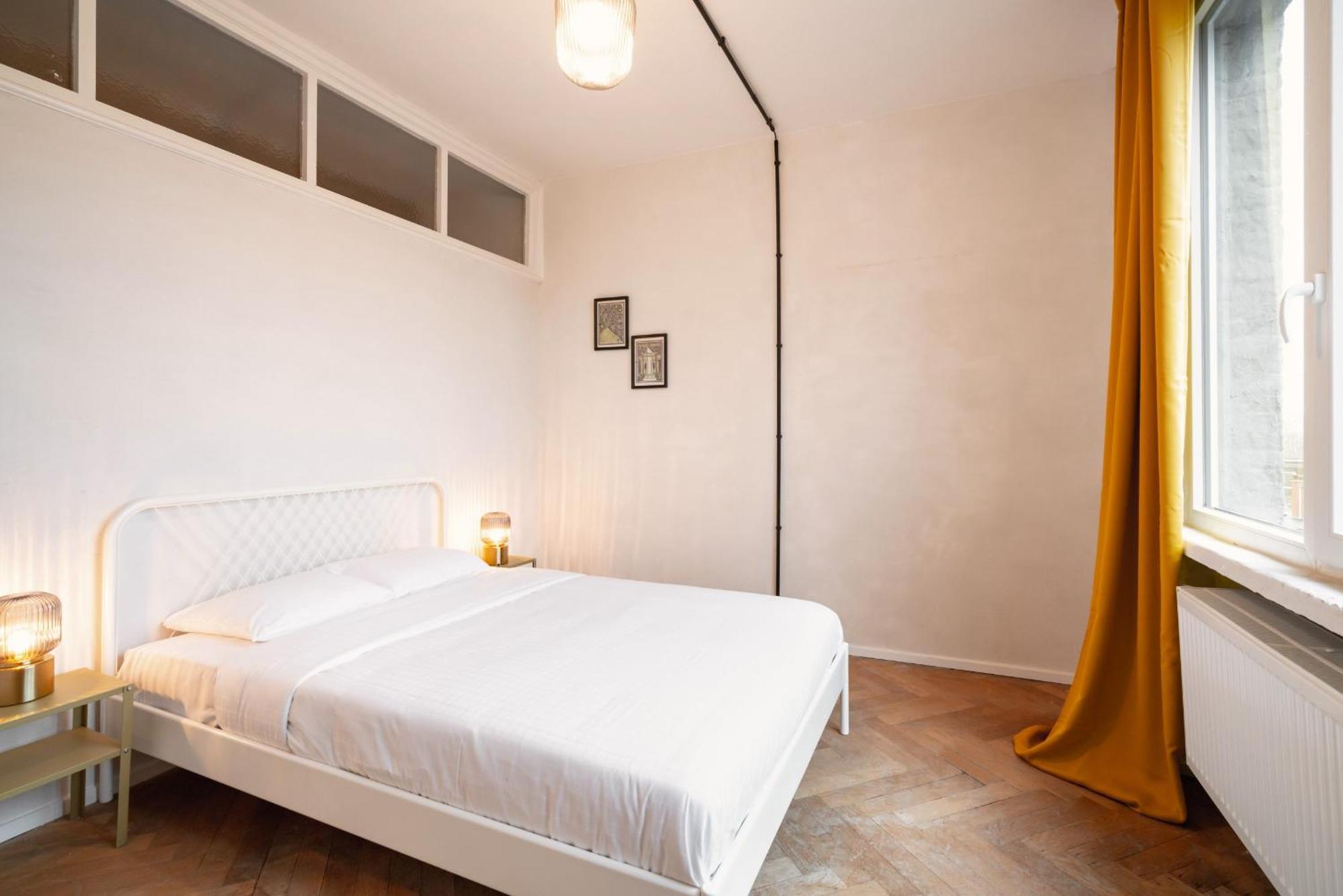 Charming And Spacious Apartments In The Heart Of Антверпен Екстериор снимка
