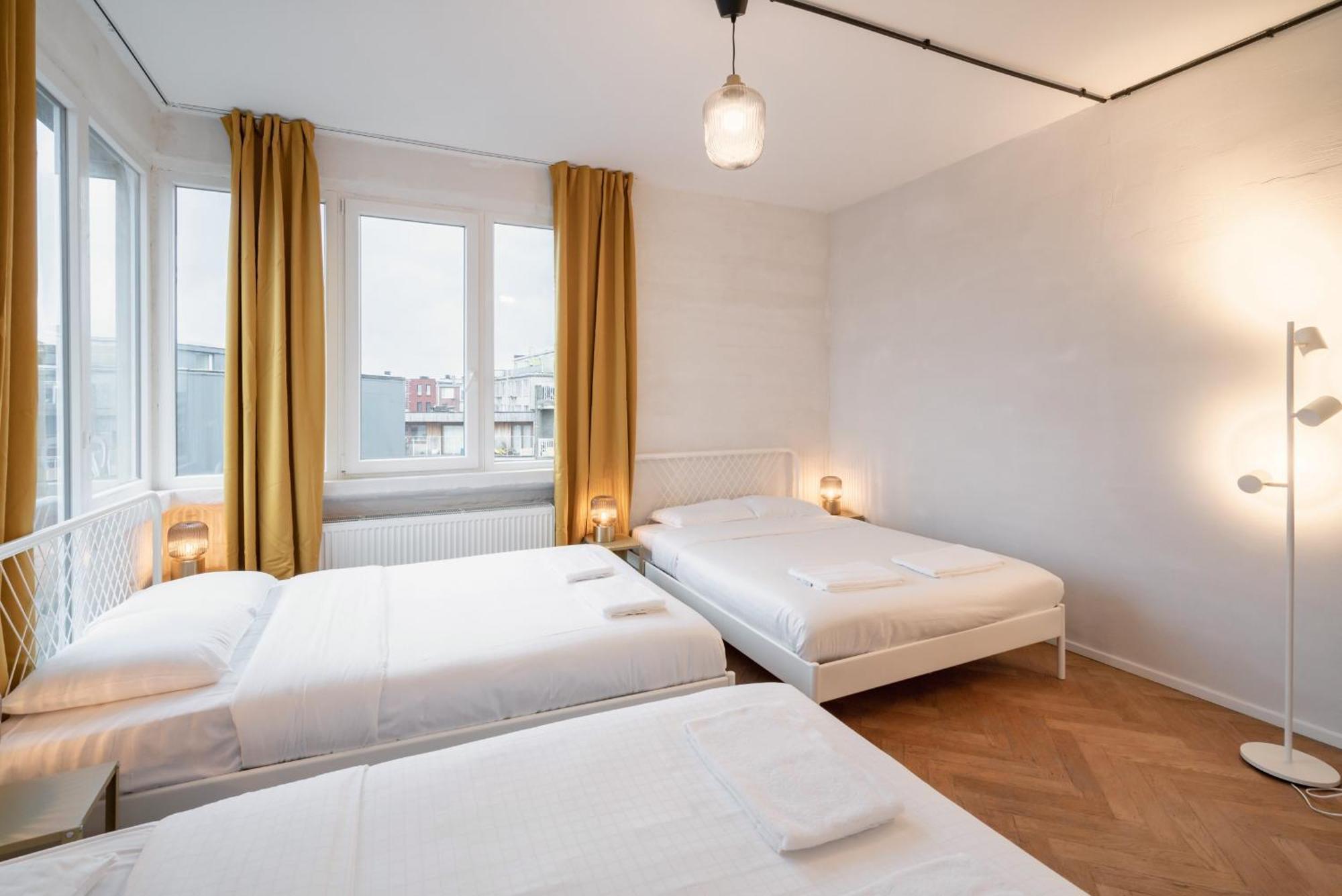 Charming And Spacious Apartments In The Heart Of Антверпен Екстериор снимка