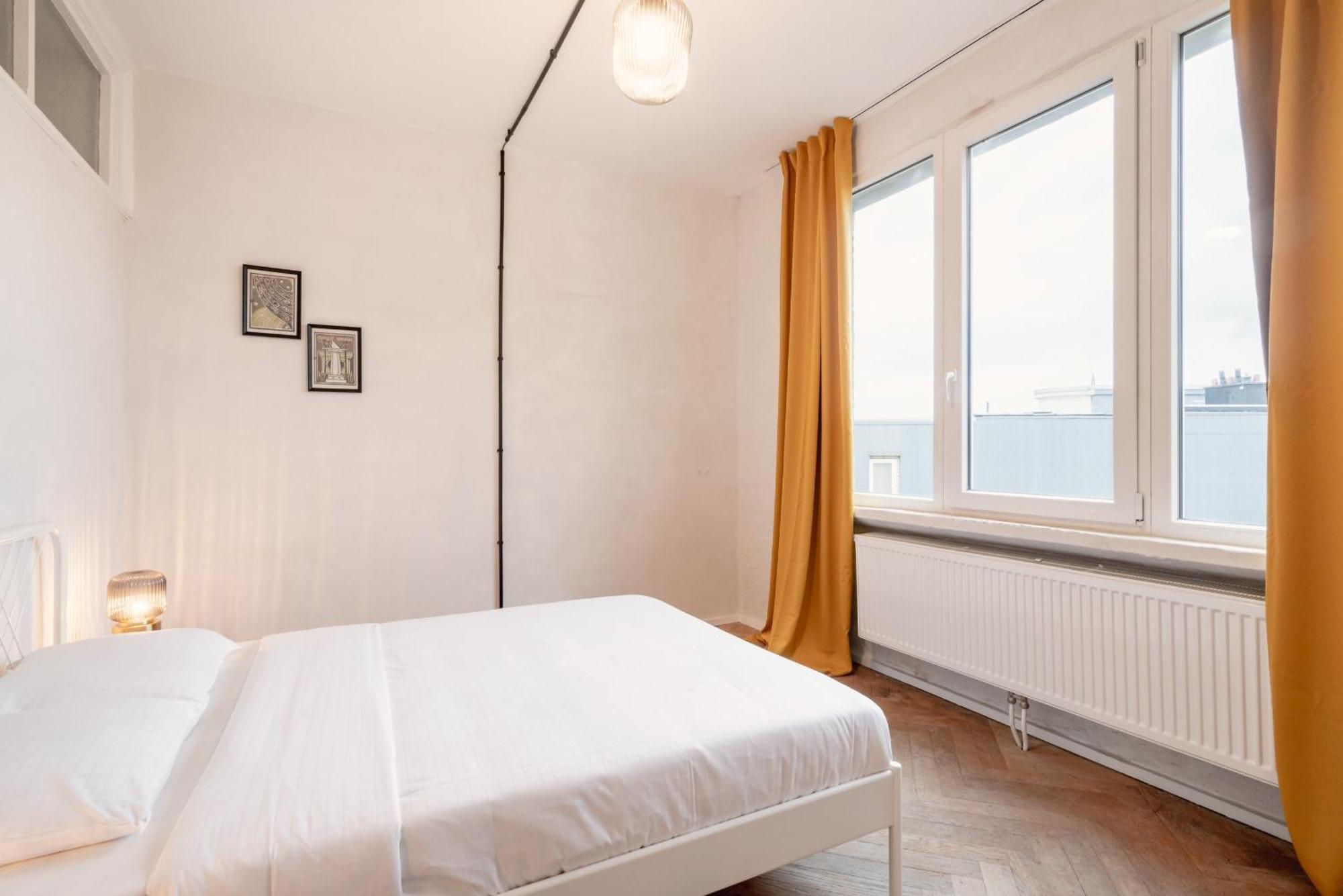 Charming And Spacious Apartments In The Heart Of Антверпен Екстериор снимка