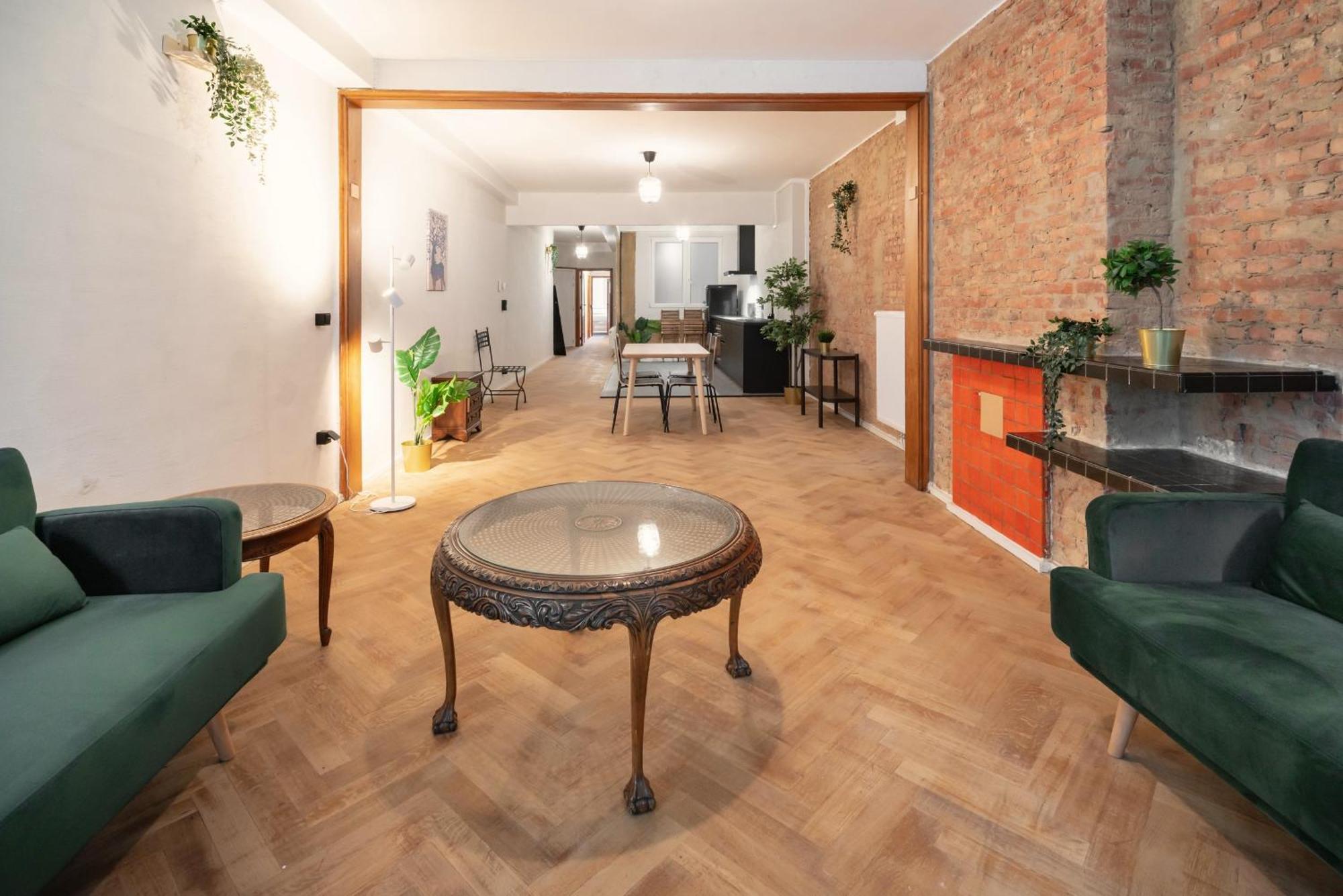 Charming And Spacious Apartments In The Heart Of Антверпен Екстериор снимка