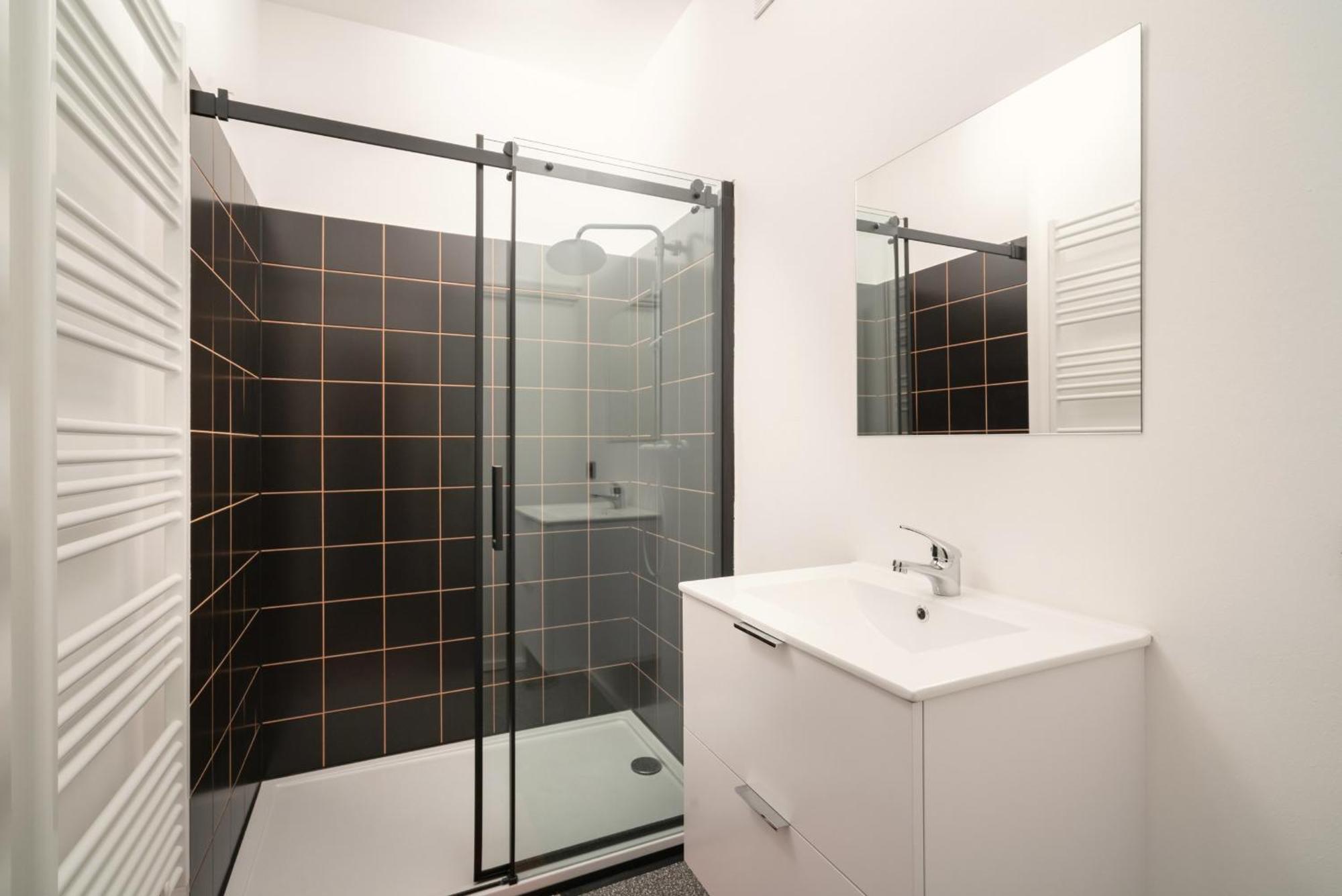 Charming And Spacious Apartments In The Heart Of Антверпен Екстериор снимка