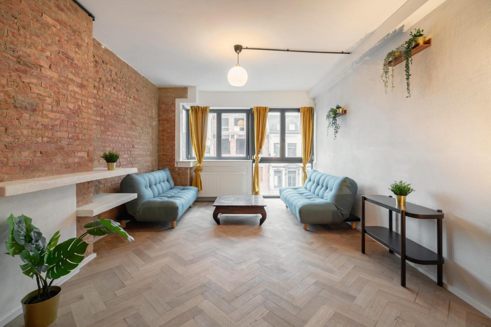 Charming And Spacious Apartments In The Heart Of Антверпен Екстериор снимка