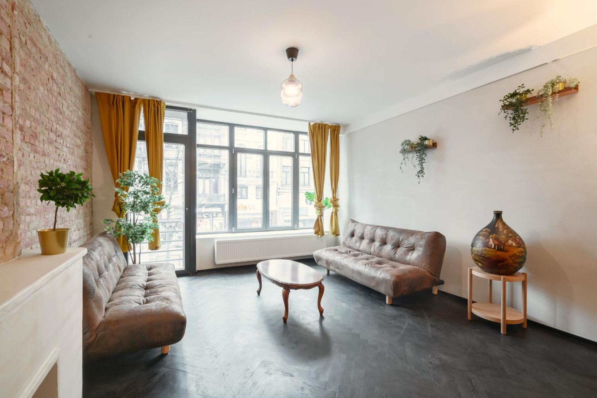 Charming And Spacious Apartments In The Heart Of Антверпен Екстериор снимка